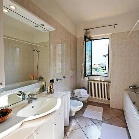 Sleeps 7 * Ossuccio