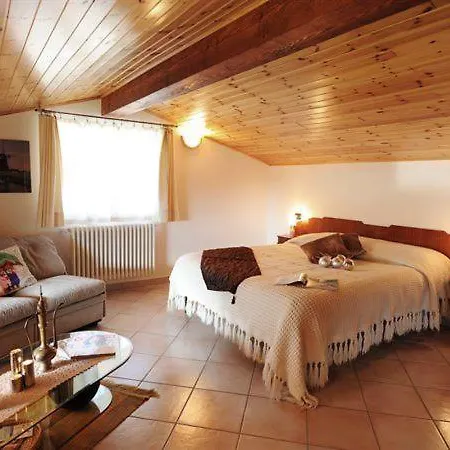 Sleeps 7 Оссуччо